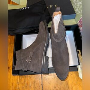 Taft. Size 10. NWT! The Taft Dylan Jodhpur in Chocolate Suede